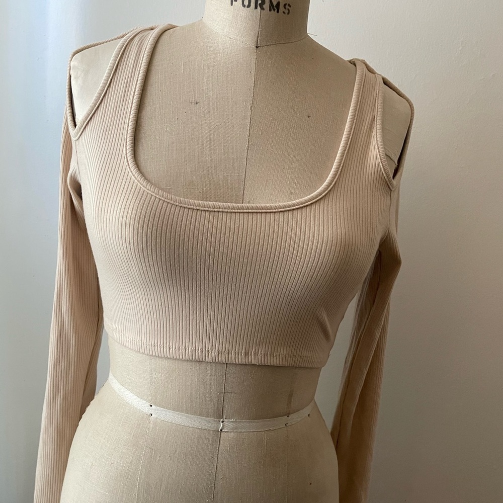 *NWT RIBBED L/S TOP